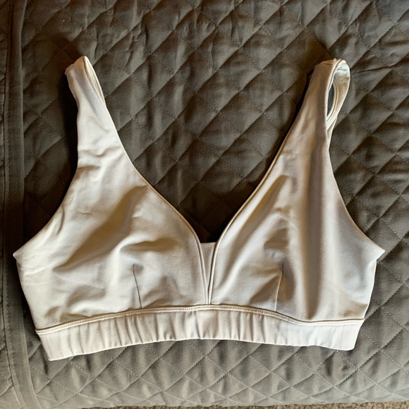 ALO YOGA Vivid Bra - Picture 3 of 5